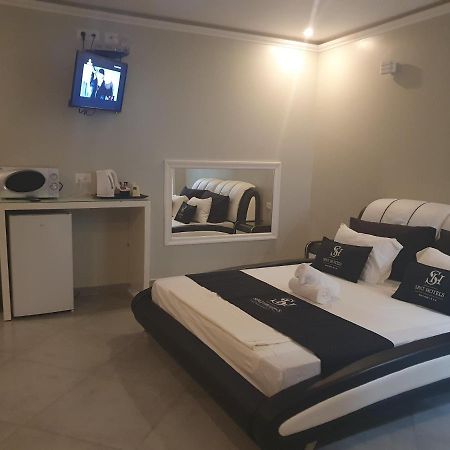 Spat Business Holon Luaran gambar