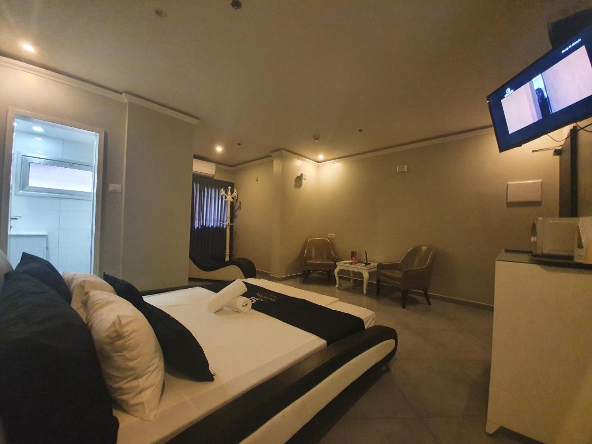 Spat Business Holon Luaran gambar