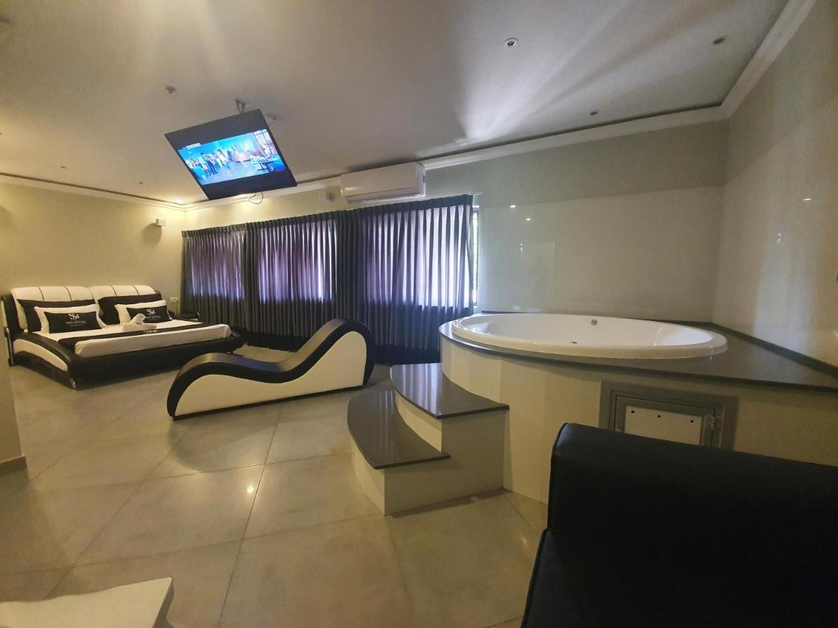 Spat Business Holon Luaran gambar
