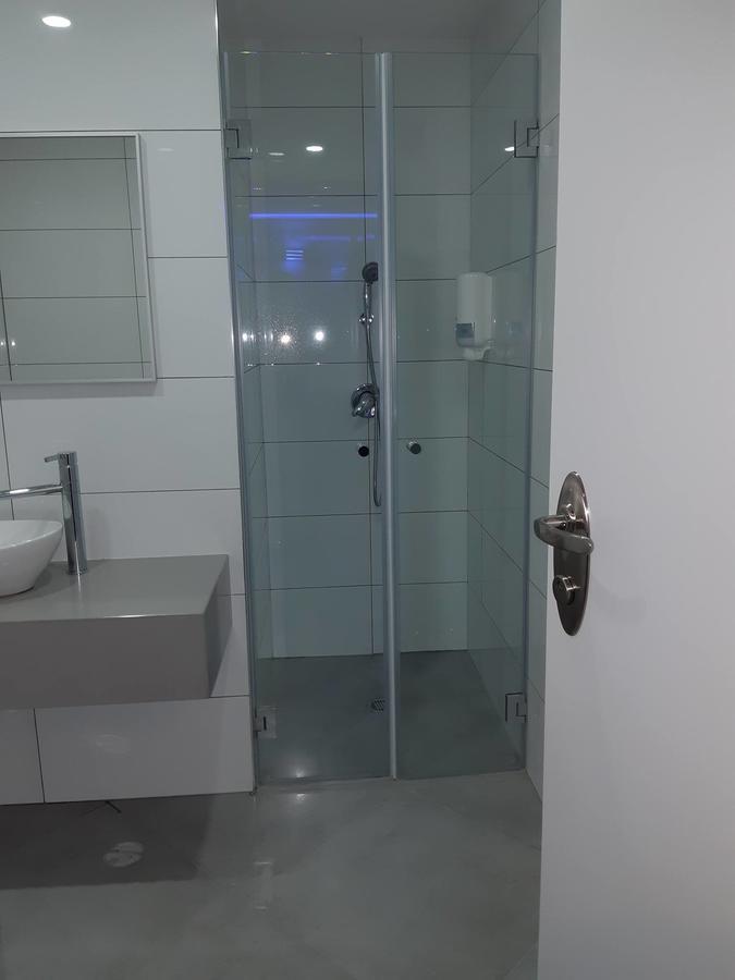 Spat Business Holon Luaran gambar
