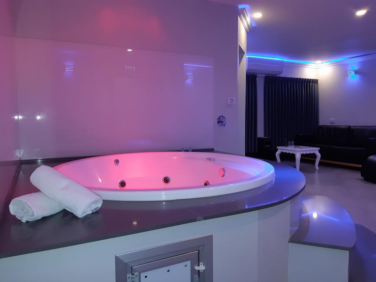 Spat Business Holon Luaran gambar