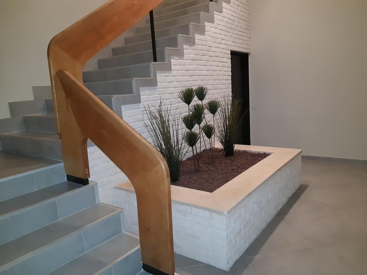 Spat Business Holon Luaran gambar