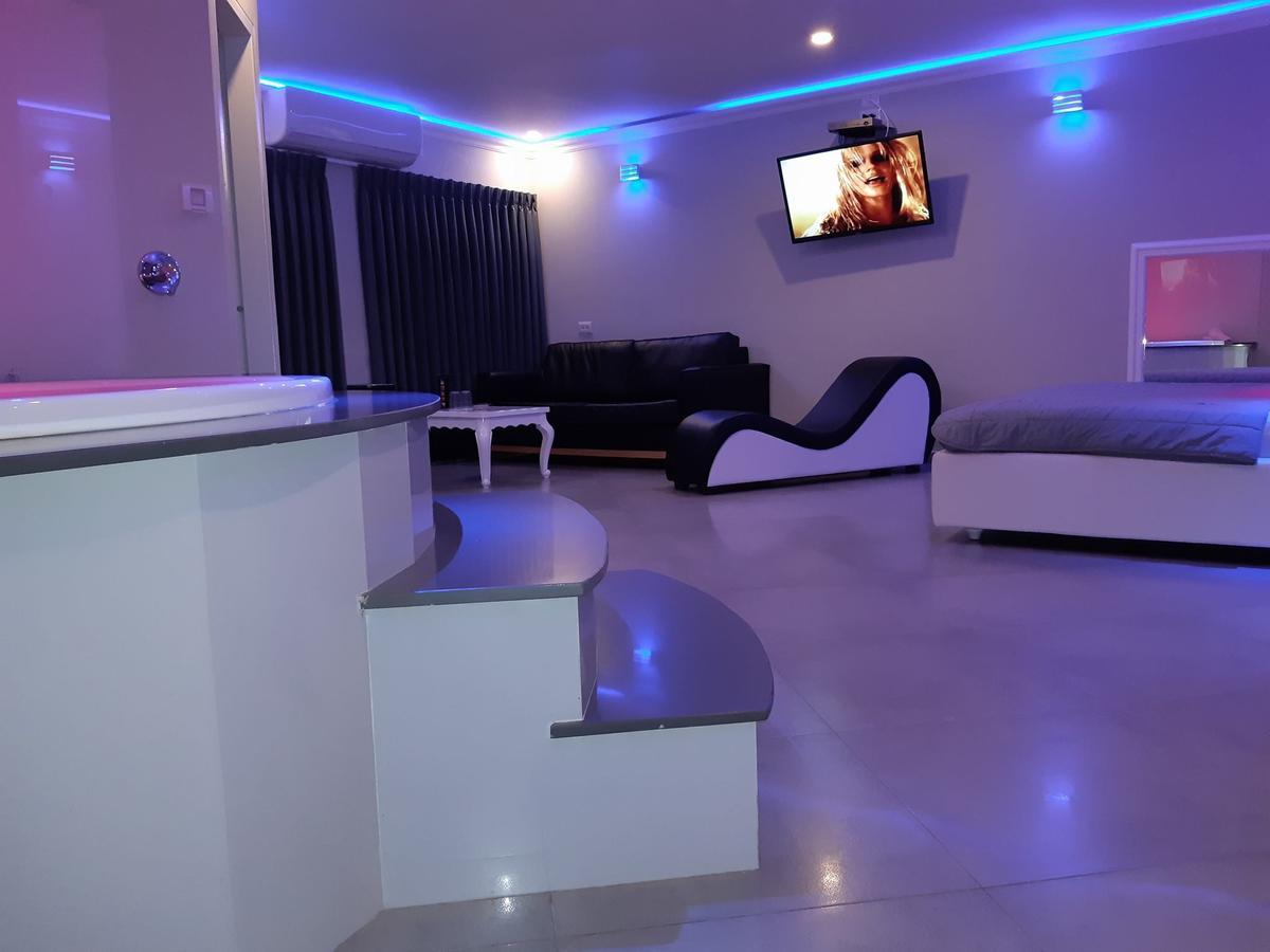 Spat Business Holon Luaran gambar