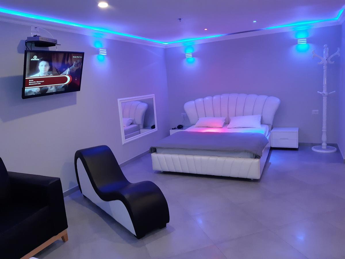 Spat Business Holon Luaran gambar