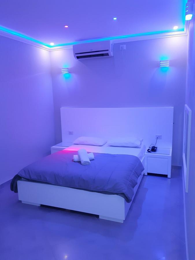 Spat Business Holon Luaran gambar